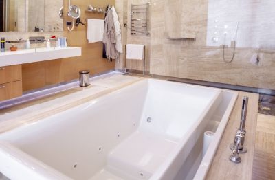Elegant Bathtub with Modern Design
